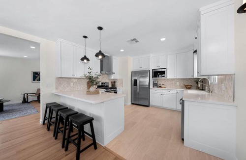 Mission Hills House | Modern and Stylish Mission Hills Neighborhood Escape
