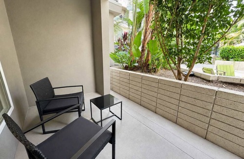 Lyon Street Apartment | Modern Apartment w/Pool & Gym Near Disneyland