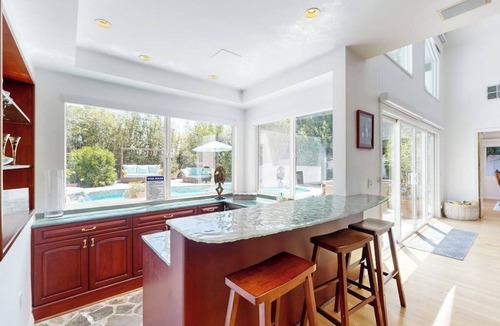 Beverly Hills House | Modern Beverly Hills All-Suite Estate | Pool, Hot Tub | 9 Mins to Rodeo Drive