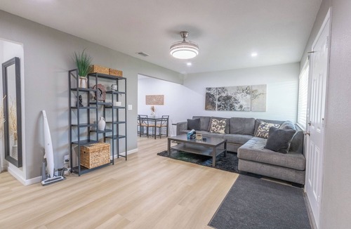 Stockton House | MODERN CHIC/2bed1bath Hideaway/NEW Remodel