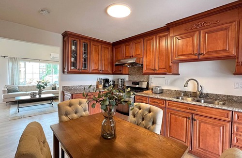Shoreview House | Modern Comfort 2BR w/AC: 10 min SFO + Parking, 617