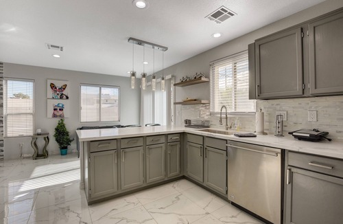 Summerlin House | Modern Dream Home 3BR/2.5BA + pool/bbq (50% off)