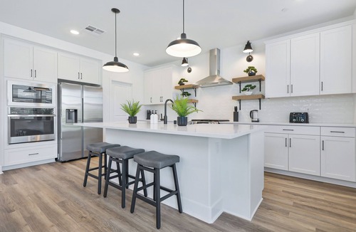 Terra Lago House | Modern Home with Heated Pool, Spa, Theatre room, Game Loft & Pickleball Court