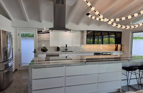 Warm Sands House | Modern Home with Mountain Views