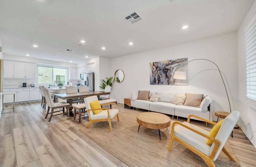 Irvine Business Complex House | Modern Irvine Getaway on Steely #42612
