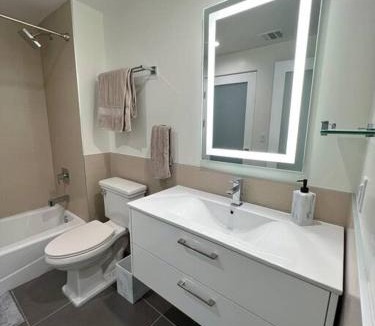 Historic Core Apartment | Modern Loft in DTLA - Rooftop Pool & Free Parking!