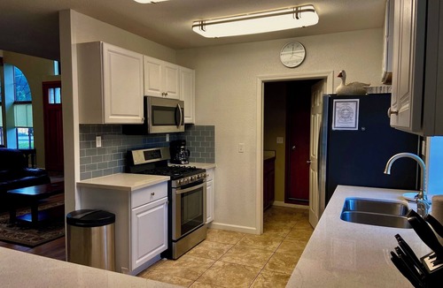 McKinleyville House | Modern McKinleyville 3BR Retreat | Deck, Gazebo, Fire pit & Lawn Games