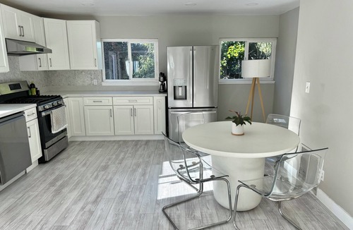 Orinda Condo | Modern Mountain Retreat
