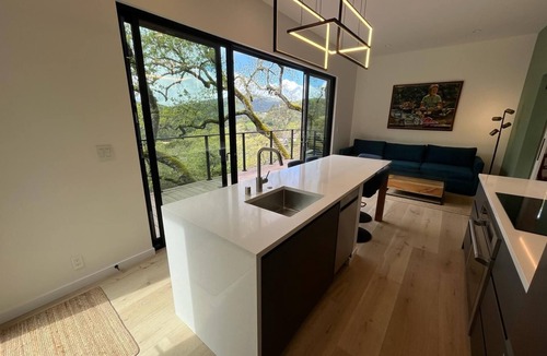 Sleepy Hollow Apartment | Modern Oasis in San Anselmo - Stunning Views & Ultimate Privacy