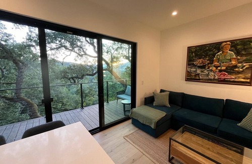 Sleepy Hollow Apartment | Modern Oasis in San Anselmo - Stunning Views & Ultimate Privacy