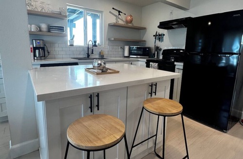 Twentynine Palms House | Modern Oasis-Pool + Deck. 7 mins to Joshua Tree National Park- 2 Bedroom-2 Bath