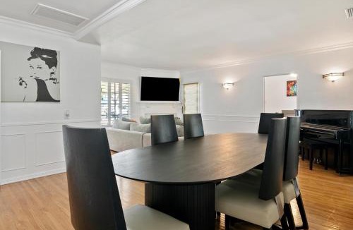 North Hollywood Villa | Modern piano Los Angeles home by universal studio & Hollywood for 10