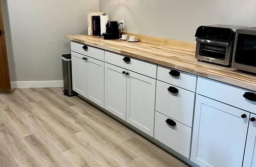 Westlake Village House | Modern private studio apt. nestled in hills of westlake village. Pool & spa