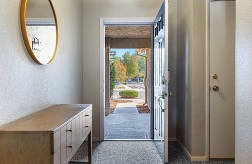 Fresno House | Modern Ranch Home - 4 Bedrooms w Chef's Kitchen