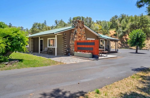 Mariposa House | Modern Retreat on Yaqui Gulch – Hot Tub, Game Room