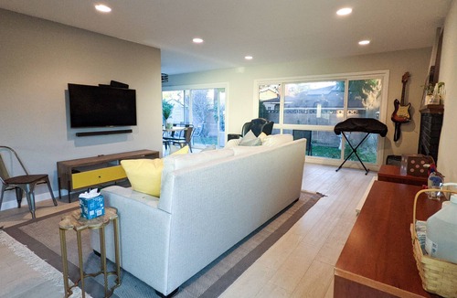 Torrance House | Modern Sanitized Family PetFriendly Torrance House