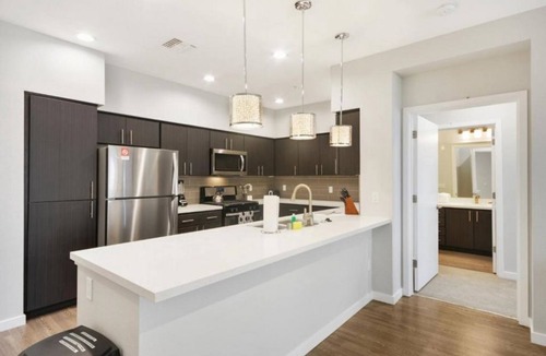 Menlo Park Condo | Modern Silicon Valley Condos with Rooftop Lounge and Pool