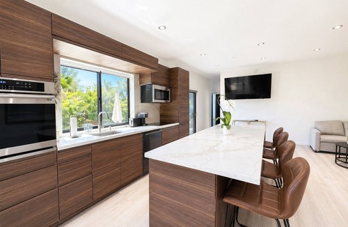 Silver Lake House | Modern Silver Lake Hillside retreat near by Dodger Stadium Stair Street Access