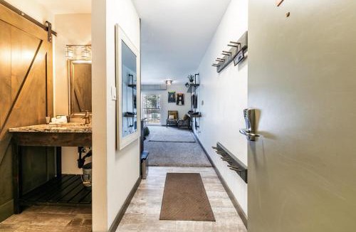 Truckee House | Modern Studio Deluxe #231 at Donner Lake Village
