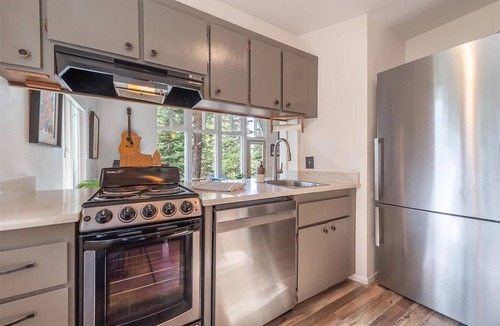 Dollar Point Condo | Modern Tahoe Getaway Near the Lake