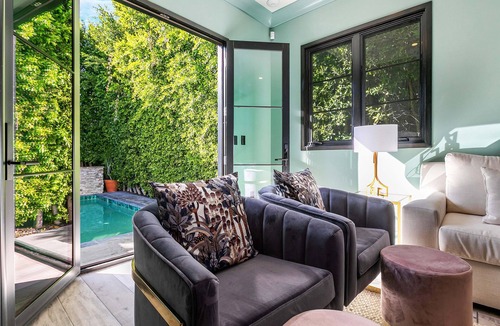 Melrose Villa | MODERN VILLA IN BEST LOCATION CV