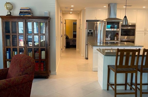 Belmont Shore House | Modern-Walk To Beach-3BR/2BA-Coastal Getaway-Pets Welcome