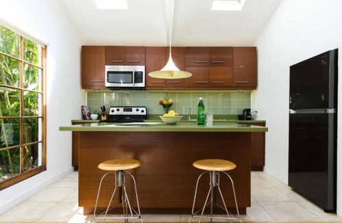 Sunset Park House | Modernist Retreat Venice Place