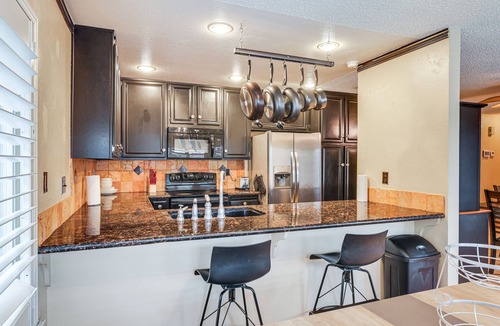 Modesto House | Modesto Vacation Home: 6 Mi to Downtown!