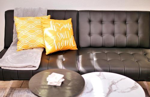 Cambrian Apartment | Molivu Homes Studio - PetFriendly - King Bed - W-D