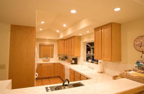 Lake Forest House | Monte Mar on North Shore - 4 BR in Quiet Neighborhood, Wood Fireplace, Near Palisades Resort