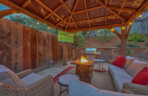 Del Rey Oaks House | Monterey Bay Cozy Charmer