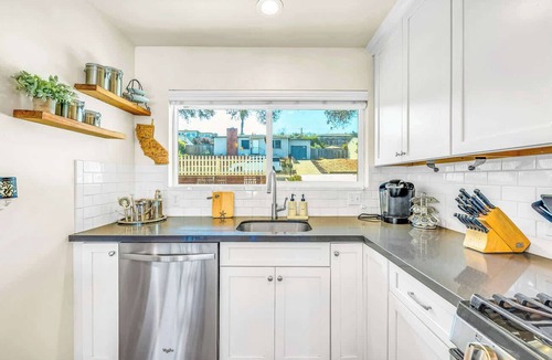 Del Rey Oaks House | Monterey Bay Home Near Beach and Wharf
