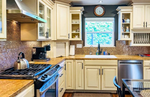 Seaside House | Monterey County Seaside, Bungalow minutes from the Ocean !