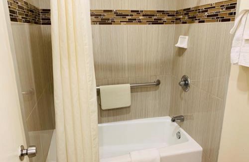 Monterey Hotel | Monterey Oceanside Inn