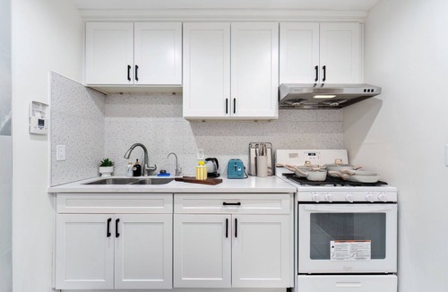 Monterey Park House | Monterey Park Family Retreat · 8 sleeper Home 3b2b
