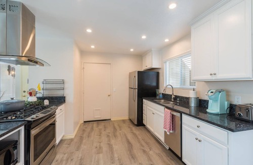 Park Hill House | Monthly Cottage on Park Hill in Cambria! So Charming in a Fabulous Location!
