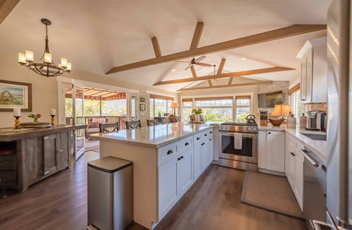 Park Hill House | Moonglow Cottage - Luxe Ranch close to Moonstone Beach