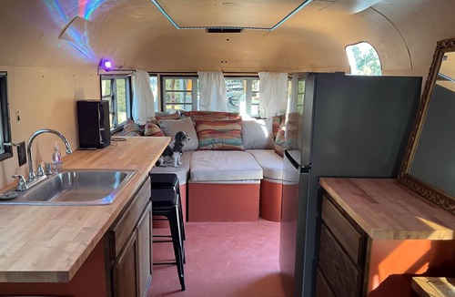 Penn Valley RV Rental | Moonshadow Flat Glamping - Onyx Tent