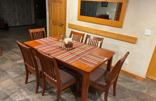 Mariposa House | Morning Star Vista near Yosemite - countryside with mountain views