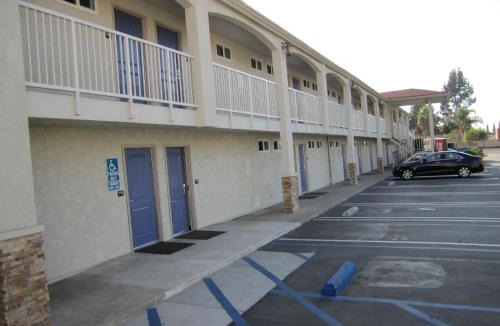 Sherwood Forest and Thistle Development Hotel | Motel 6-Anaheim, CA