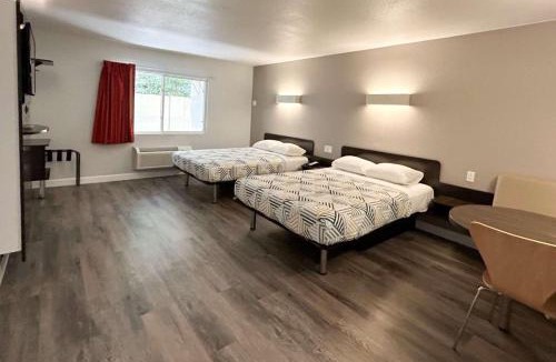 Sherwood Forest and Thistle Development Hotel | Motel 6-Anaheim, CA