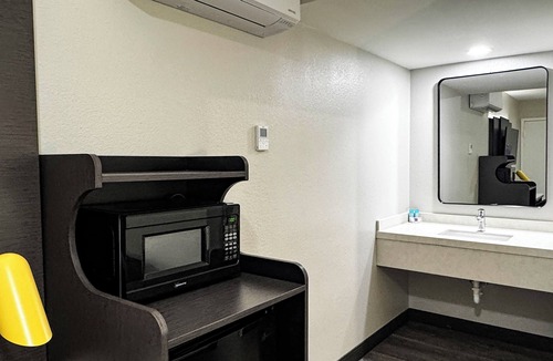 Atascadero Hotel | Motel 6 Atascadero, CA