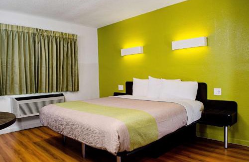 Modesto Hotel | Motel 6-Modesto, CA - Downtown