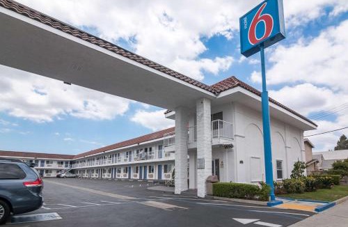 Norwalk Hotel | Motel 6-Norwalk, CA