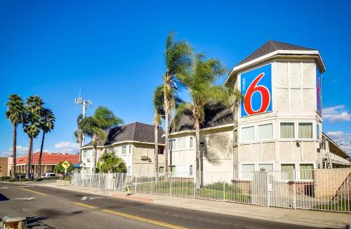 La Sierra Hotel | Motel 6-Riverside, CA - South