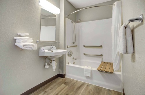 North San Jose Hotel | Motel 6 San Jose, CA - Airport