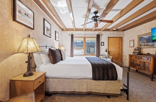 Tahoe City House | Mother Nature's Inn