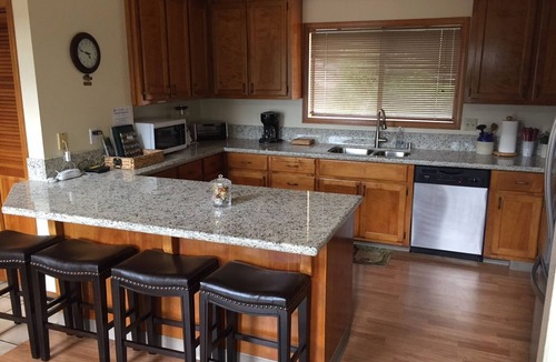 Bass Lake Cabin | Mountain Cabin for Rent Near Yosemite, with BOAT SLIP.