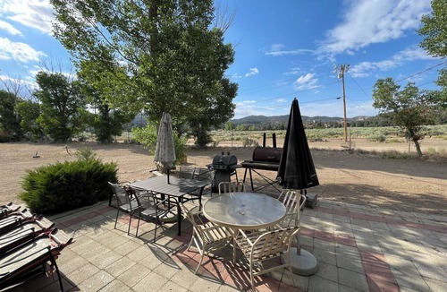 Frazier Park Ski Chalet | Mountain Chalet next to Angeles National Forrest and near Hard Rock Casino Tejon
