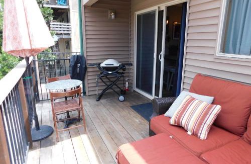 Pinecrest Apartment | Mountain Getaway condo